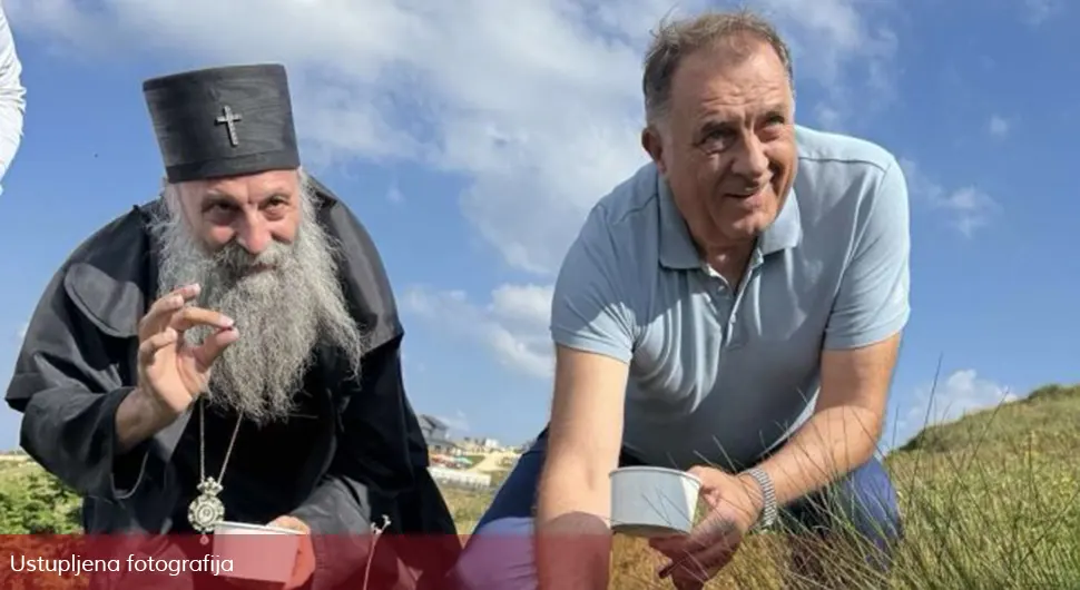 Dodik sa patrijarhom bere borovnice na Jahorini: ''Kad su ruke čiste i savjest mirna''