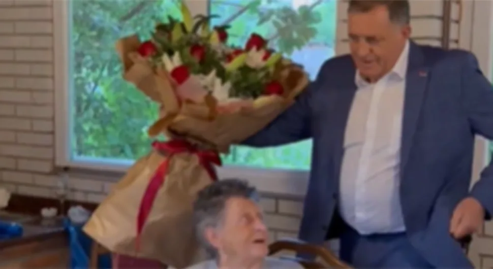 Додикова мајка слави рођендан: 'Ипак сам стигао...'