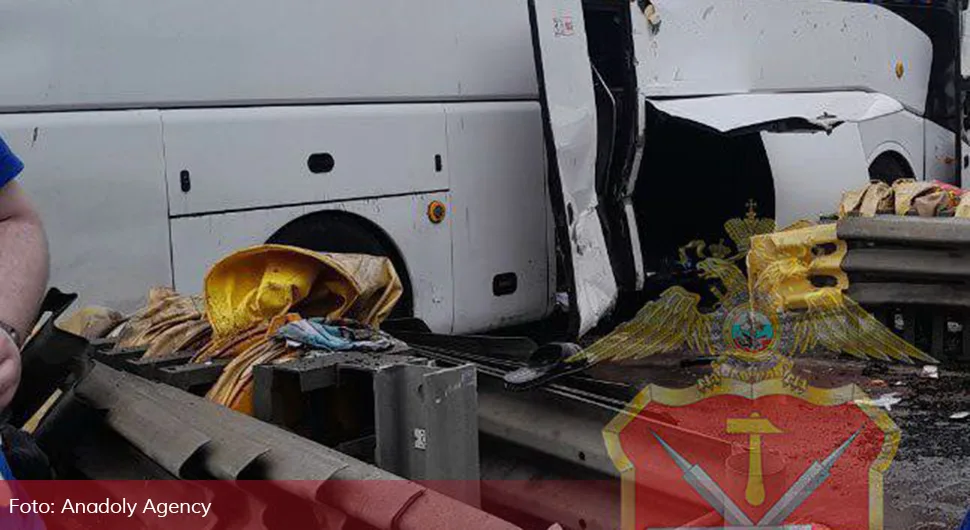 Teška nesreća kod Moskve: Autobus pun putnika udario u rampu