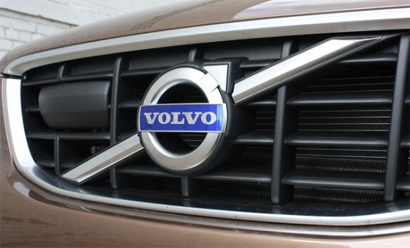 volvo-logo-xc60.jpg